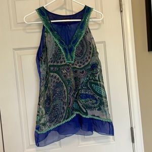 Maxine Mode, size medium, blue and green eccentric top.